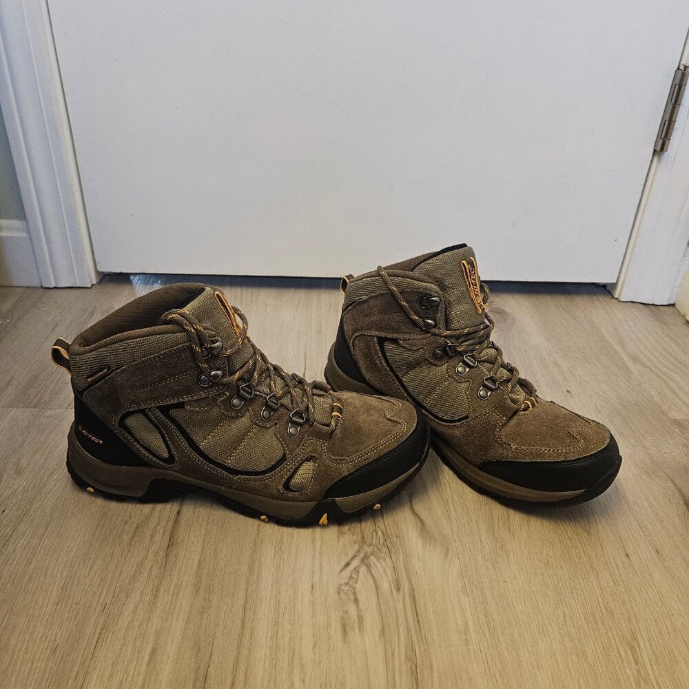 HiTec Mens Falcon Mid Hiking 105w Boots  Brand New